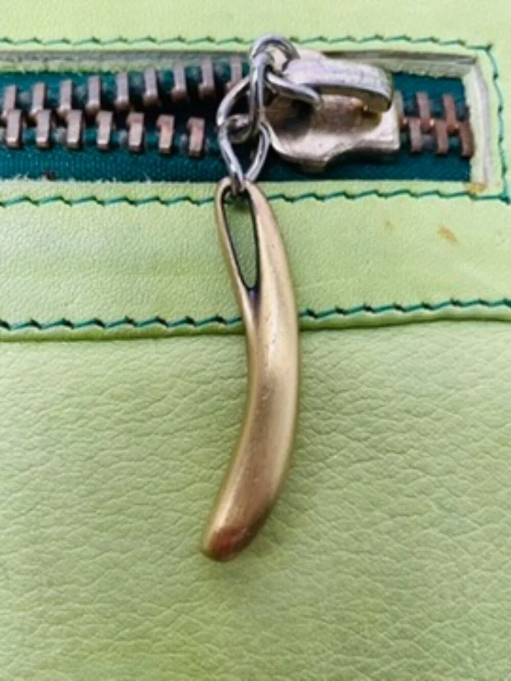 SABINA New York Real Leather Ergonomic Hobo Shoulder Bag Lime Green Chartreuse